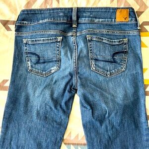 American Eagle “artist” crop jeans Size 2